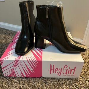 Brand new Corkys black patent boots.